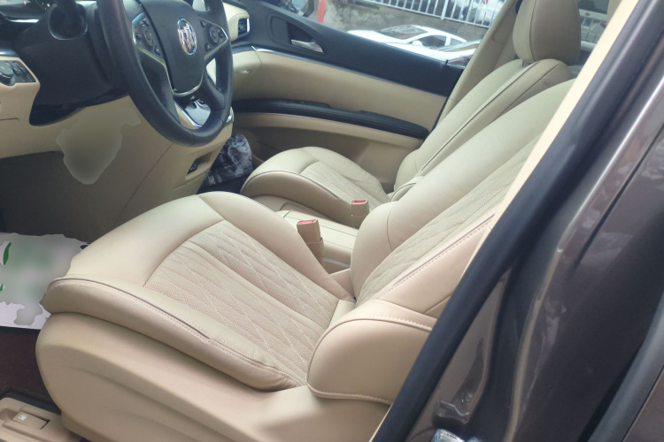 别克GL8 2023款 陆上公务舱 尊贵型中控内饰19