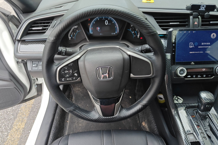 本田 思域 2021款 HATCHBACK 220TURBO CVT新锐控中控内饰13