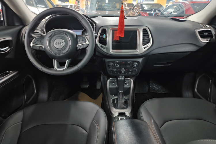 Jeep 指南者 2017款 200T 自动家享版中控内饰7003