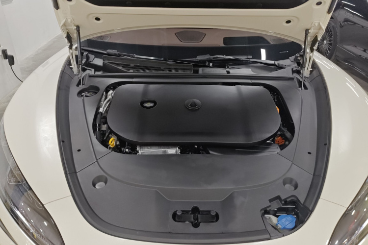 腾势Z9GT 2024款 1100四驱Ultra版机舱底盘24