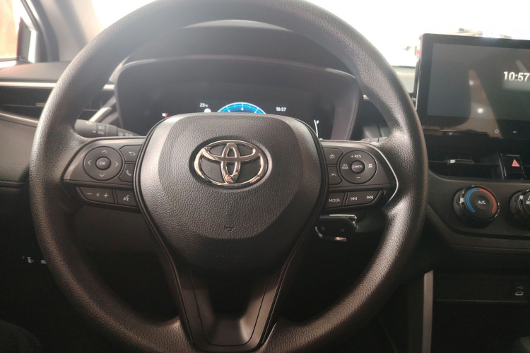 丰田 卡罗拉锐放 2023款 2.0L 先锋版中控内饰13