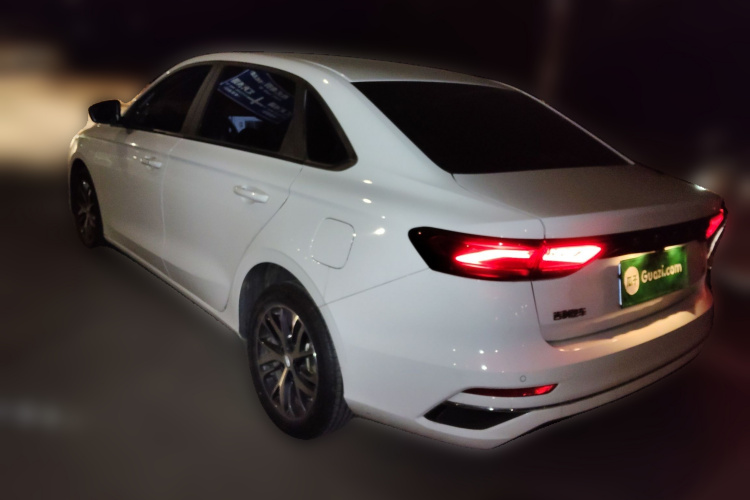 吉利汽车 帝豪 2023款 第4代冠军版 1.5L CVT豪华型车身外观5