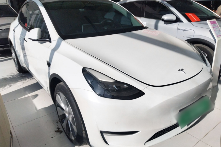 特斯拉 Model Y 2021款 标准续航后驱版车身外观3