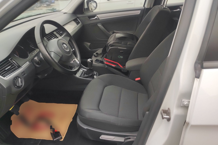 大众 宝来 2014款 1.6L 手动时尚型中控内饰19