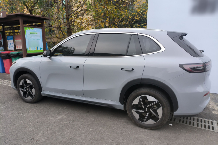 吉利银河 银河E5 2024款 530km 探索+版车身外观4