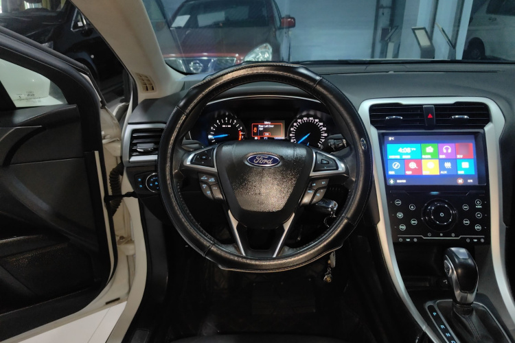 福特 蒙迪欧 2013款 1.5L GTDi180时尚型中控内饰13