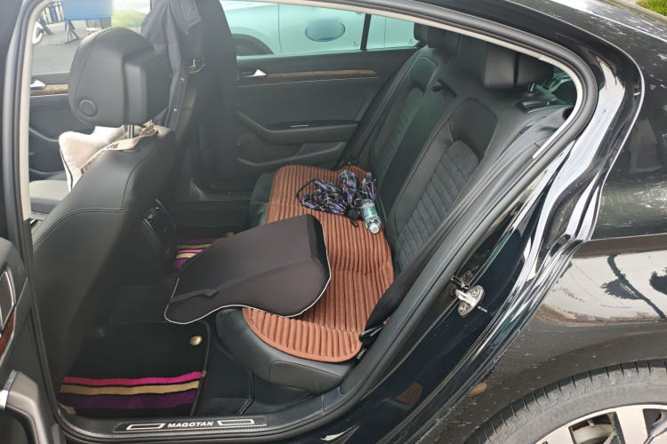 大众 迈腾 2018款 380TSI DSG 尊贵型中控内饰21