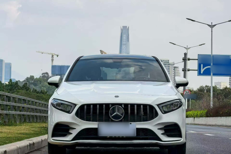 奔驰A级 2022款 改款三 A 200 L 运动轿车时尚型车身外观6001