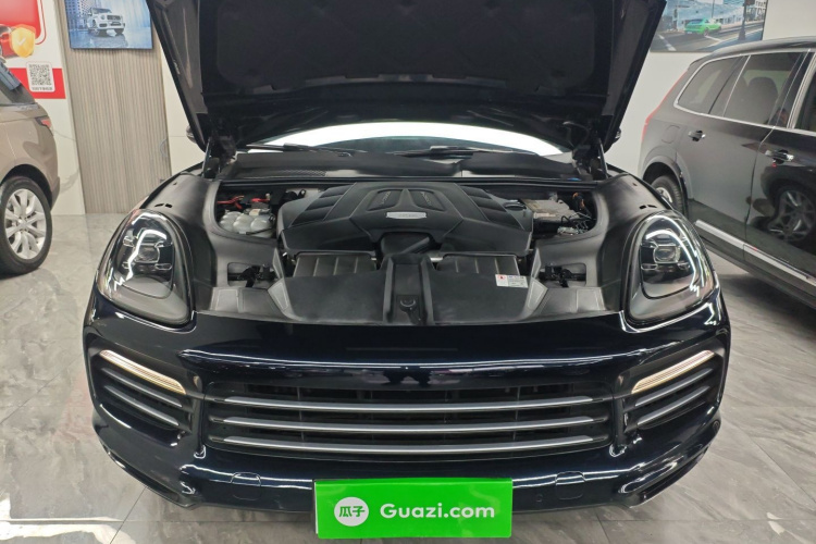保时捷 2018款 Cayenne 3.0T机舱底盘24