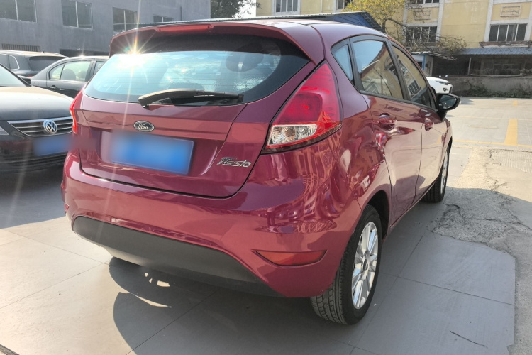 福特 嘉年华 2013款 两厢 1.5L 自动时尚型车身外观7