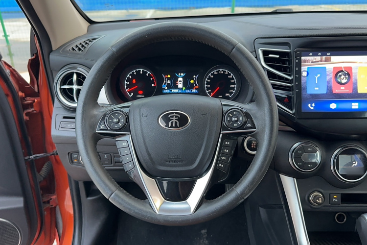 比亚迪 宋 2016款 盖世版 1.5TID 自动精英型局部细节13