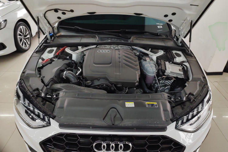 奥迪A4L 2024款 40 TFSI 豪华动感型机舱底盘24
