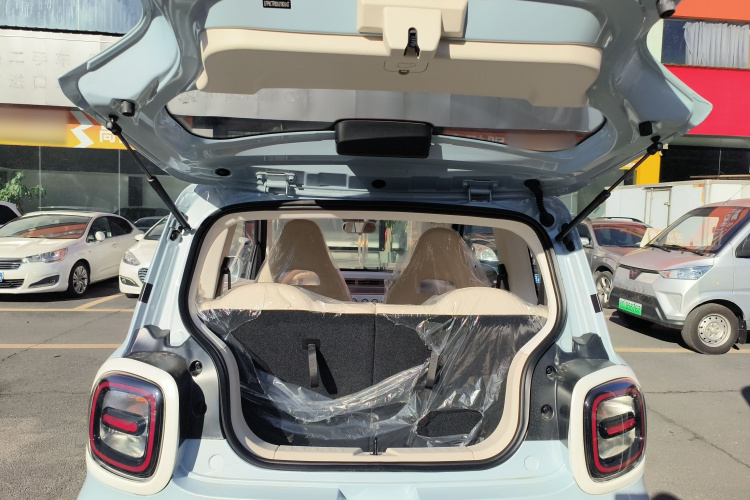 奔腾小马 2026款 222km 闪耀马机舱底盘23