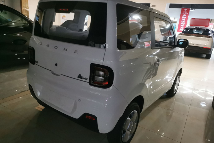 吉利银河 2024款 熊猫mini 200km 耐力熊车身外观7