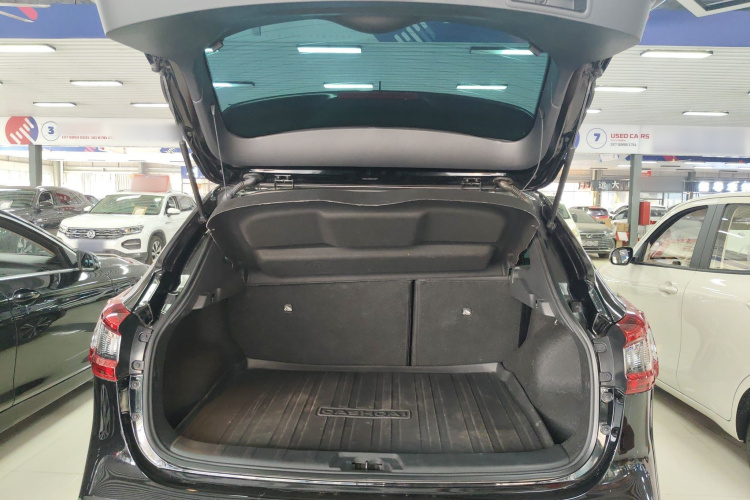 日产 逍客 2022款 2.0L CVT XV Prem豪华版机舱底盘23