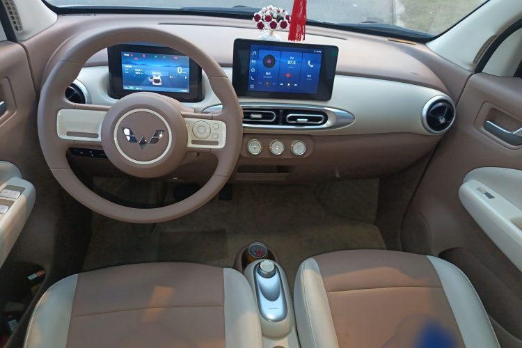 五菱汽车 宏光MINIEV 2025款 四门版 臻享+款中控内饰7002