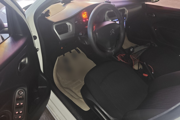 雪铁龙 爱丽舍 2016款 1.6L 手动时尚型中控内饰20