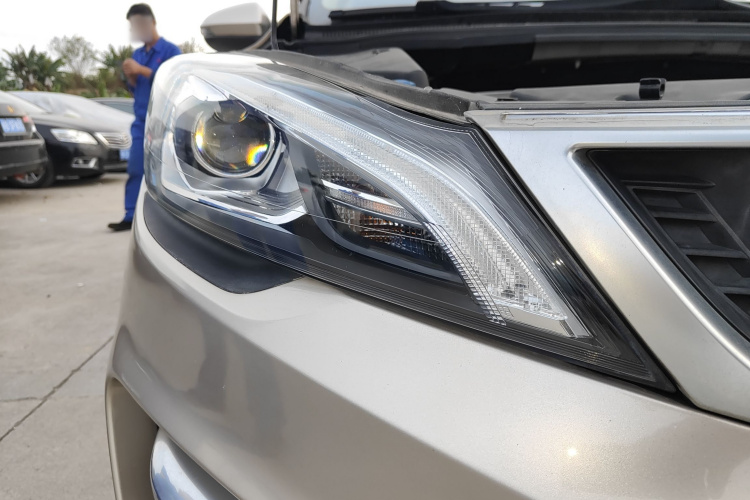 吉利汽车 帝豪GS 2018款 运动版 1.4T 手动领尚型车身外观6006