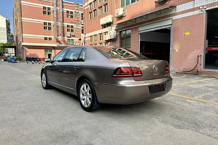 大众 辉腾 2014款 3.0L 行政型车身外观6007