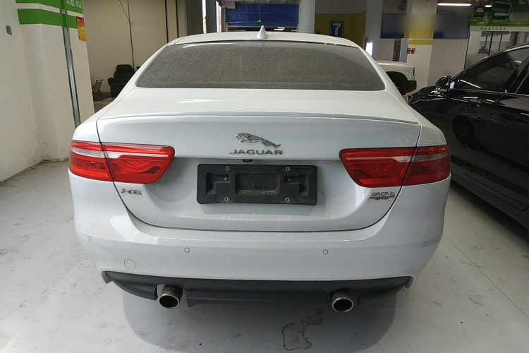 捷豹XE 2018款 2.0T 300PS 四驱R-Sport运动版车身外观6