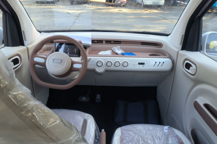 奔腾小马 2026款 222km 炫彩马中控内饰12