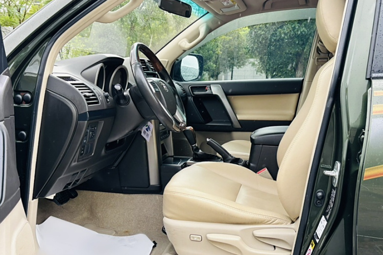 丰田 普拉多（平行进口）中控内饰7001