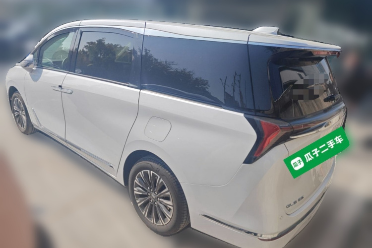 别克GL8 2025款 陆尊 尊享版车身外观5