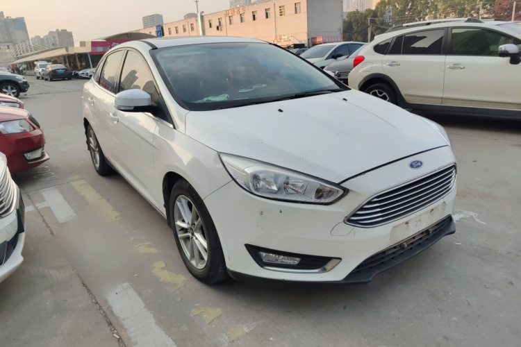 福特 福克斯 2015款 三厢 EcoBoost 180 自动精英型车身外观3