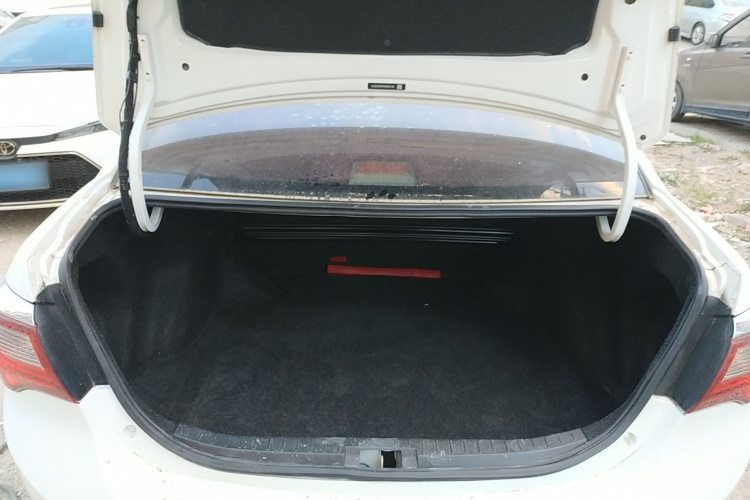 比亚迪F3 2016款 1.5L 自动豪华型机舱底盘23