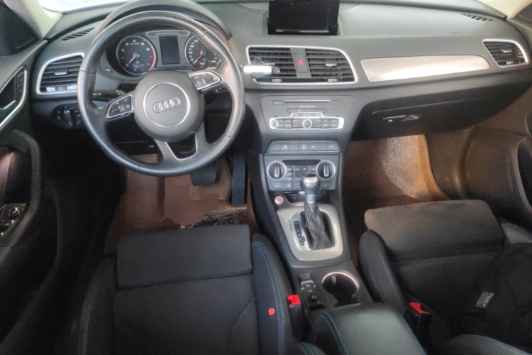 奥迪Q3 2017款 35 TFSI 运动型中控内饰12