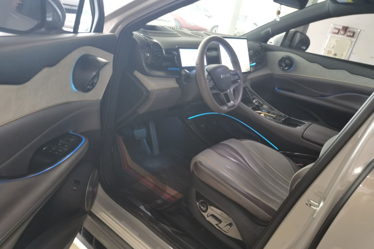 比亚迪 护卫舰07 2023款 DM-i 100KM 尊贵型中控内饰20