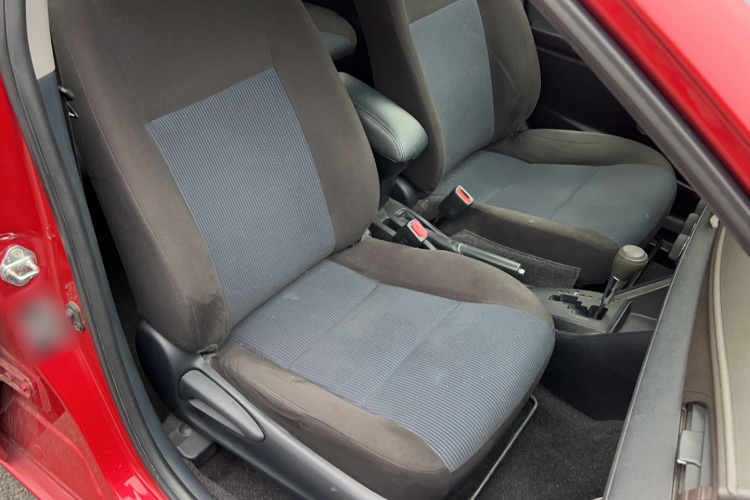 丰田 YARiS L 致炫 2015款 1.5E 自动魅动版局部细节41