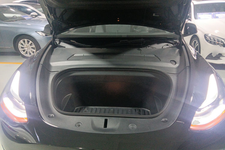 特斯拉 Model Y 2024款 后轮驱动版机舱底盘24