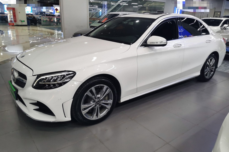 奔驰C级 2019款 C 180 L 时尚型运动版车身外观4