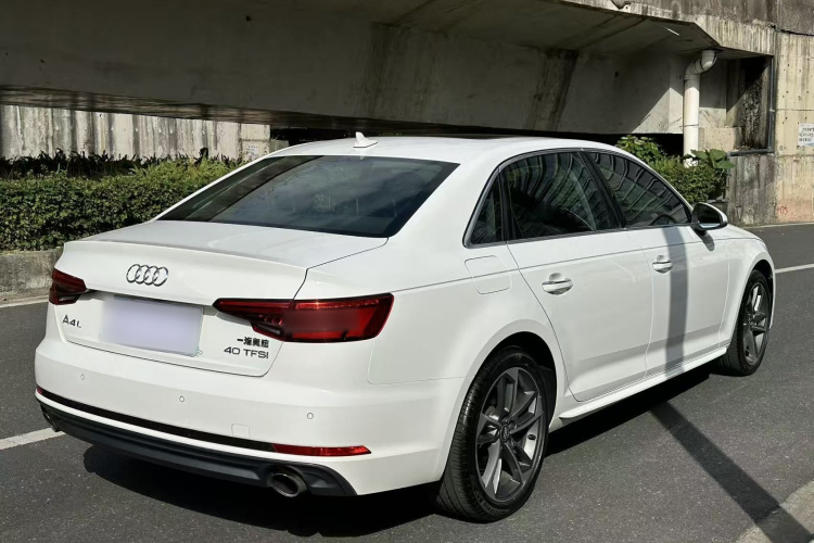 奥迪A4L 2017款 Plus 40 TFSI 运动型车身外观6005
