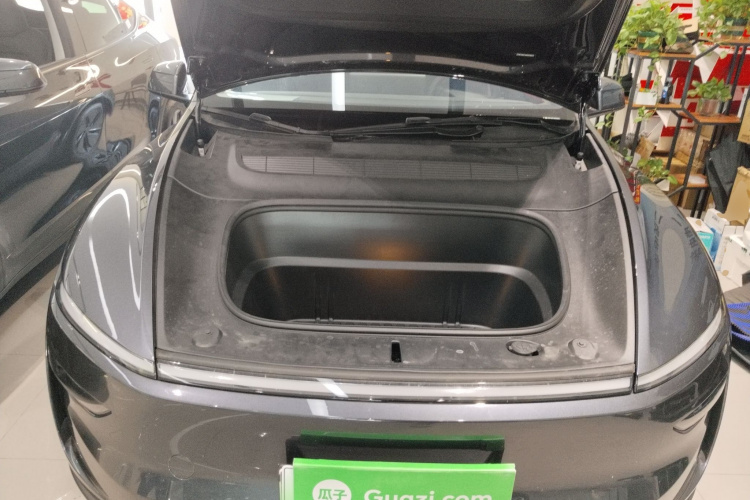 特斯拉 Model Y 2025款 后轮驱动 首发版机舱底盘24