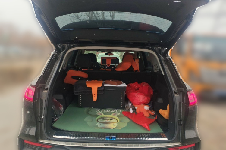 奥迪Q6 2024款 40 TFSI quattro 观云型 羽林套装 7座中控内饰23