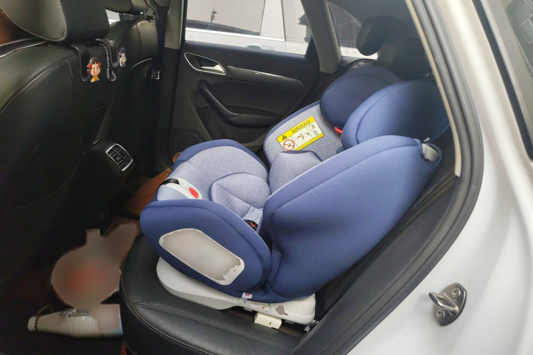 奥迪Q3 2018款 30周年年型 30 TFSI 时尚型中控内饰7004