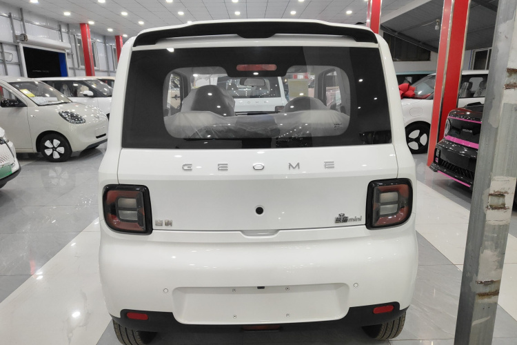 吉利银河 熊猫 2025款 210km 元气熊车身外观6