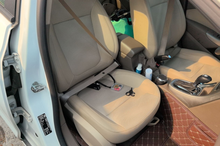 别克 英朗 2013款 GT 1.6L 自动时尚版局部细节41