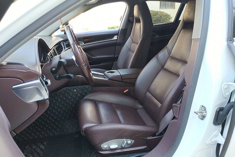 保时捷 2016款 Panamera 4 Edition 3.0T局部细节19