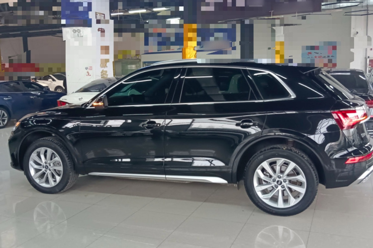 奥迪Q5L 2022款 改款 40T 豪华动感型车身外观4