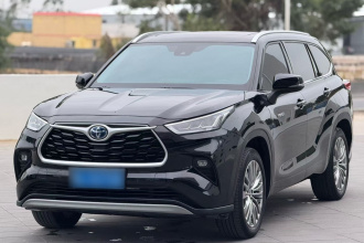 丰田 汉兰达 2022款 双擎 2.5L 两驱尊贵版 7座