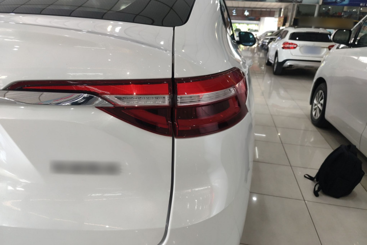 哈弗F7x 2019款 1.5T 两驱极智潮玩版车身外观9