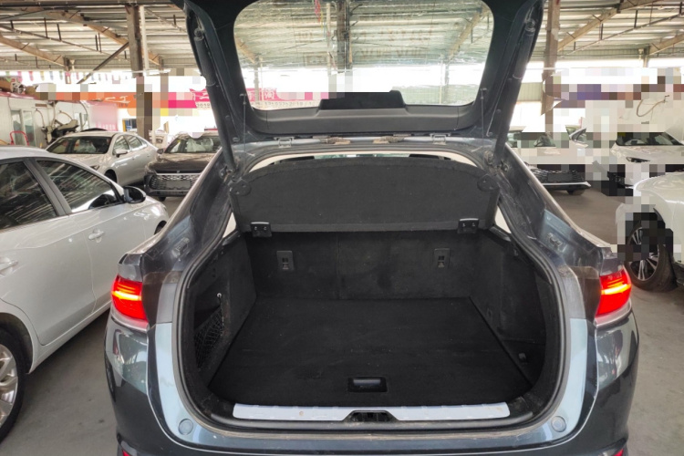 吉利汽车 星越 2019款 300T 耀星者机舱底盘23