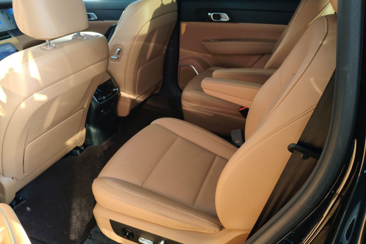 理想汽车 理想ONE 2021款 增程6座版中控内饰21