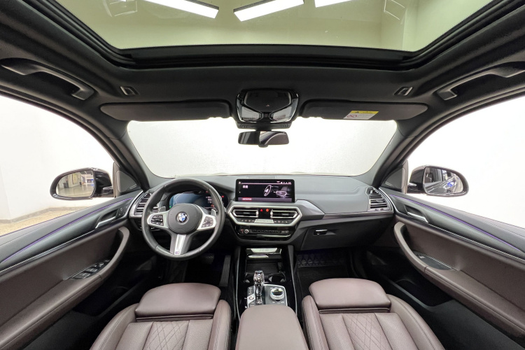 宝马X3 2022款 改款二 xDrive30i 尊享型 M曜夜套装中控内饰7001