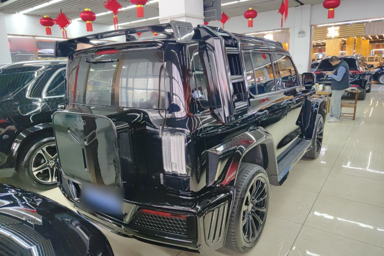 超境汽车 共创坦克300 2023款 2.0T 赛博骑士车身外观7