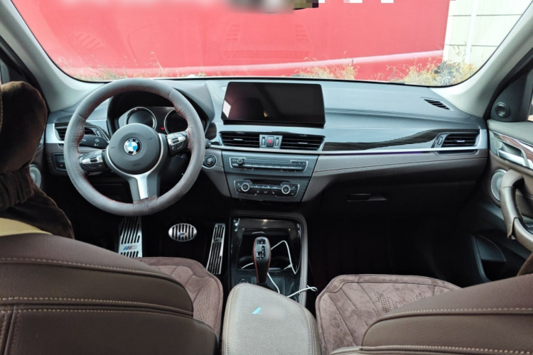 宝马X1 2022款 xDrive25Li 尊享型中控内饰7002