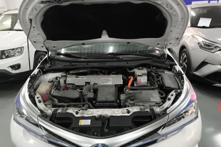 丰田 卡罗拉双擎E+ 2019款 1.8L E-CVT领先版机舱底盘24